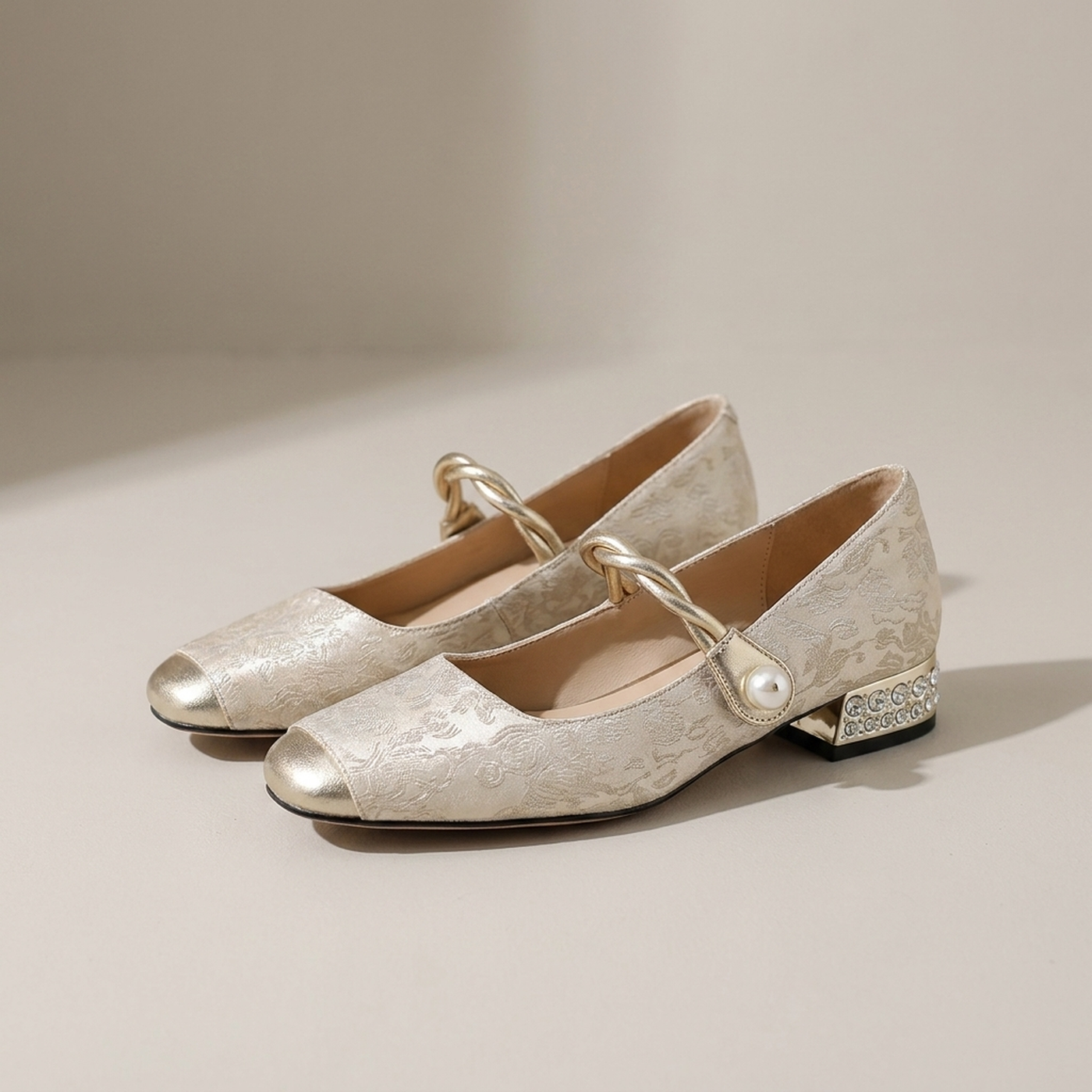 PLUXSTYLE::numise::everyday-mary-jane-shoes::pack-beige