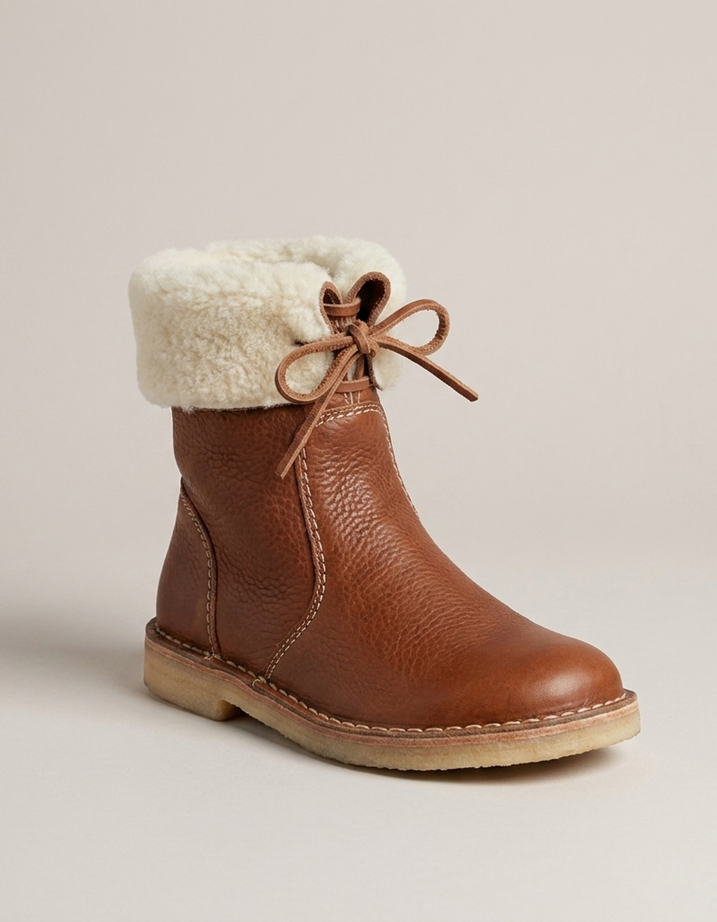 PLUXSTYLE::numise::cozy-lace-up-ankle-boots::closeup-hero
