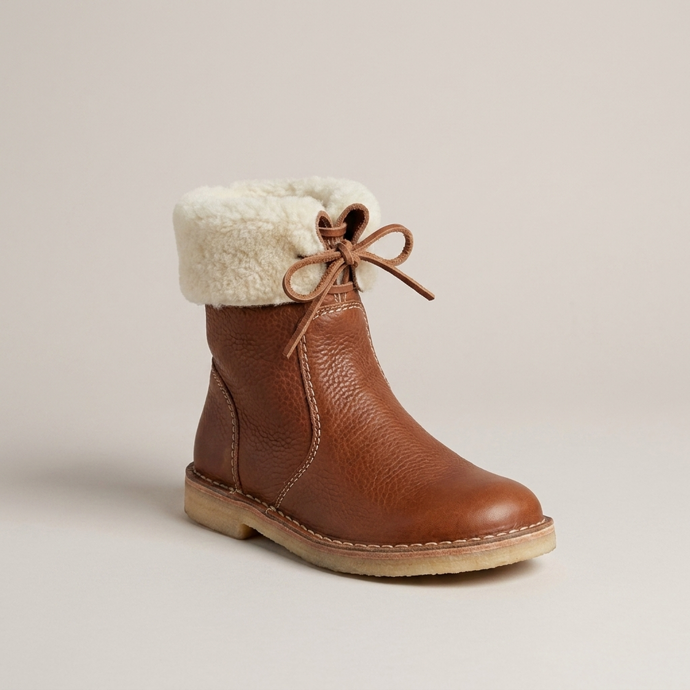 PLUXSTYLE::numise::cozy-lace-up-ankle-boots::closeup-hero