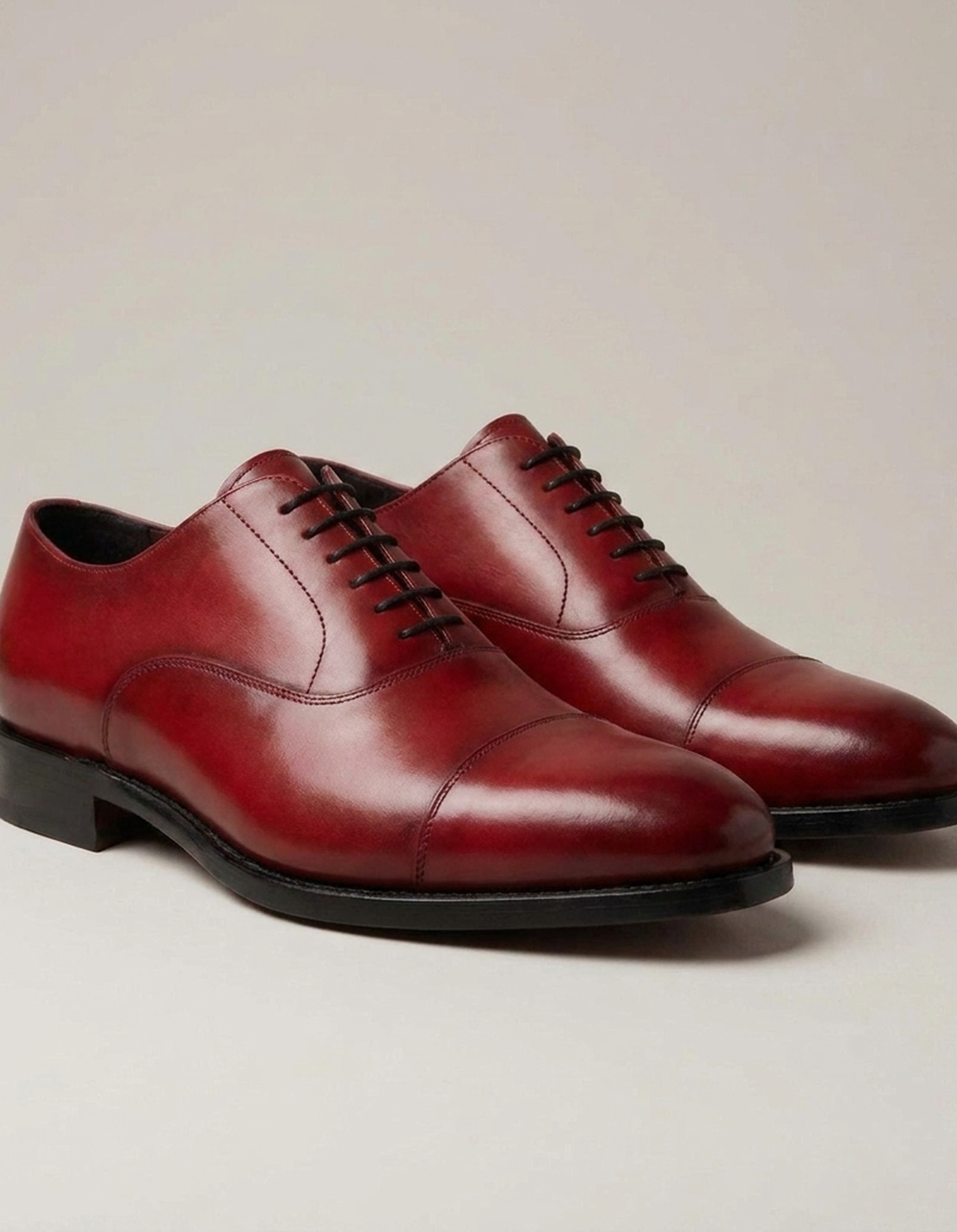 PLUXSTYLE::numise::mens-red-oxford-dress-shoes::closeup-detail
