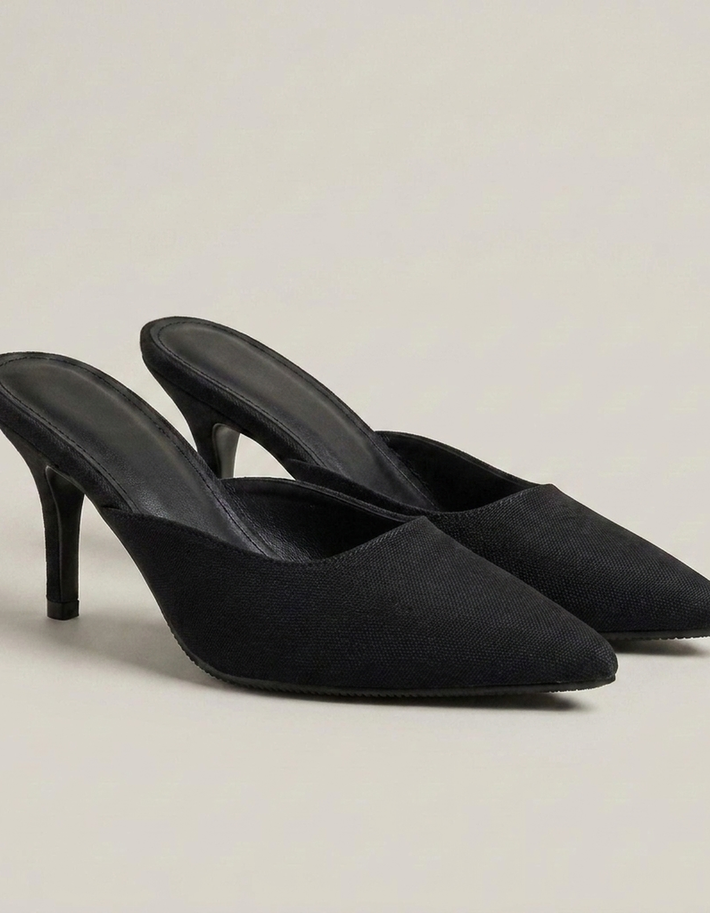 PLUXSTYLE::numise::womens-pointed-toe-stiletto-mules::closeup-detail