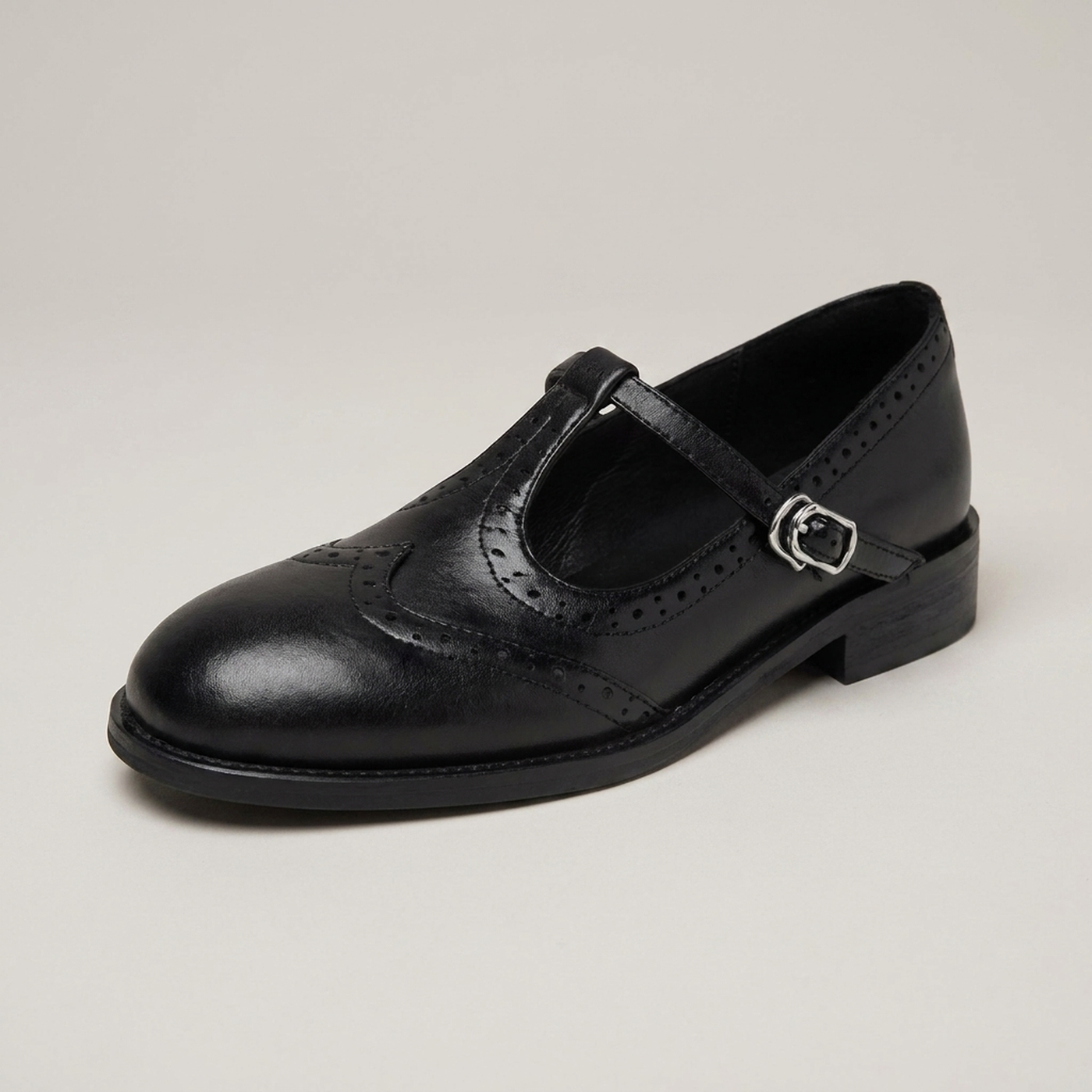 PLUXSTYLE::numise::open-brogue-mary-jane-shoes::closeup-hero