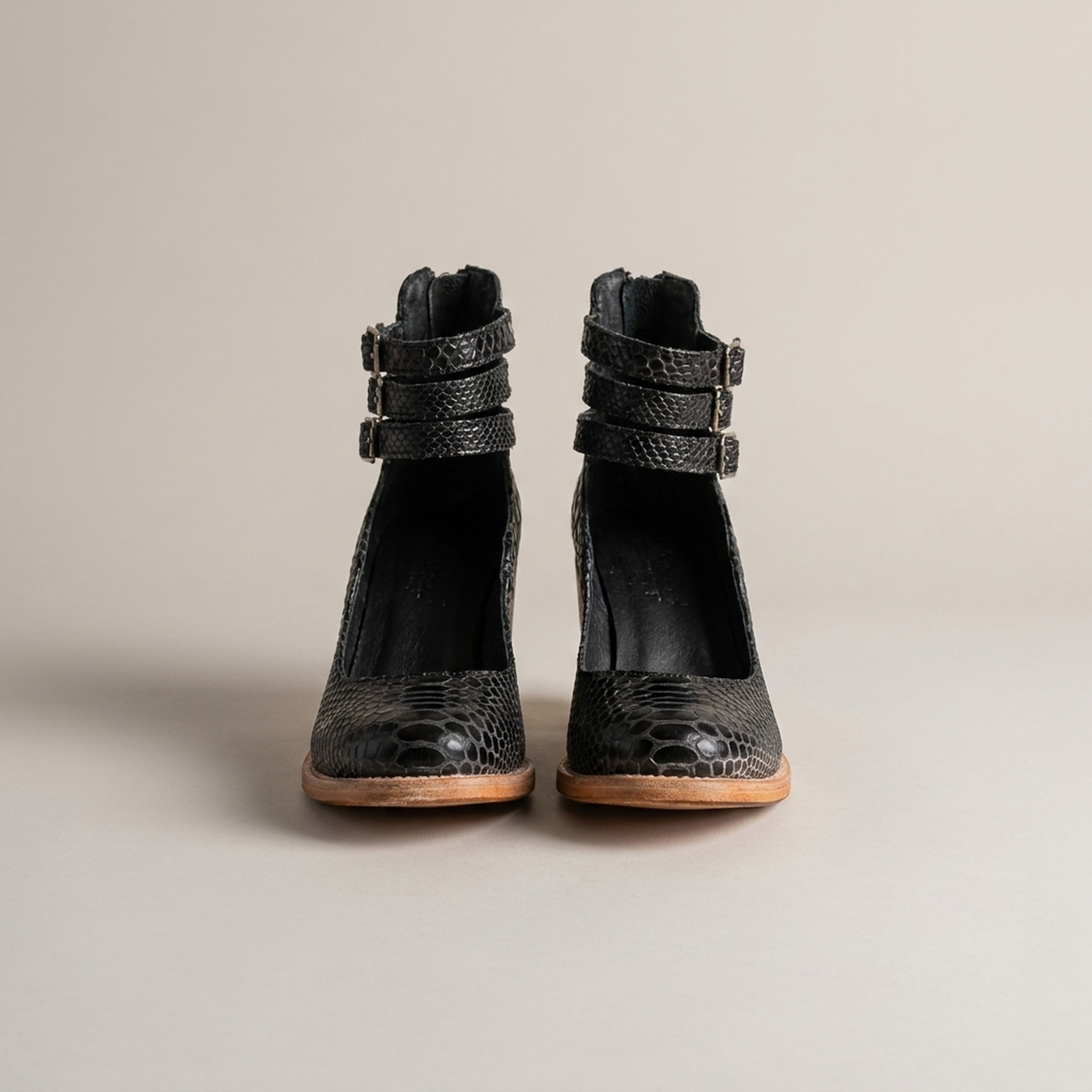 PLUXSTYLE::numise::strappy-block-heel-ankle-boots::pack-black-snakeskin-print