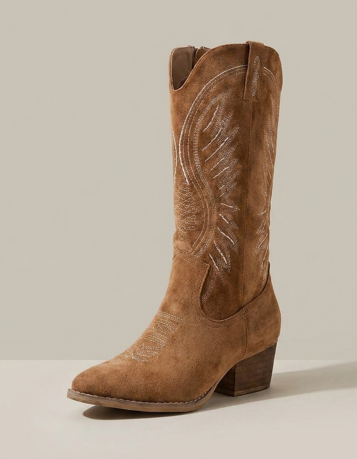 PLUXSTYLE::numise::aurora-sleek-comfort-boots::closeup-hero