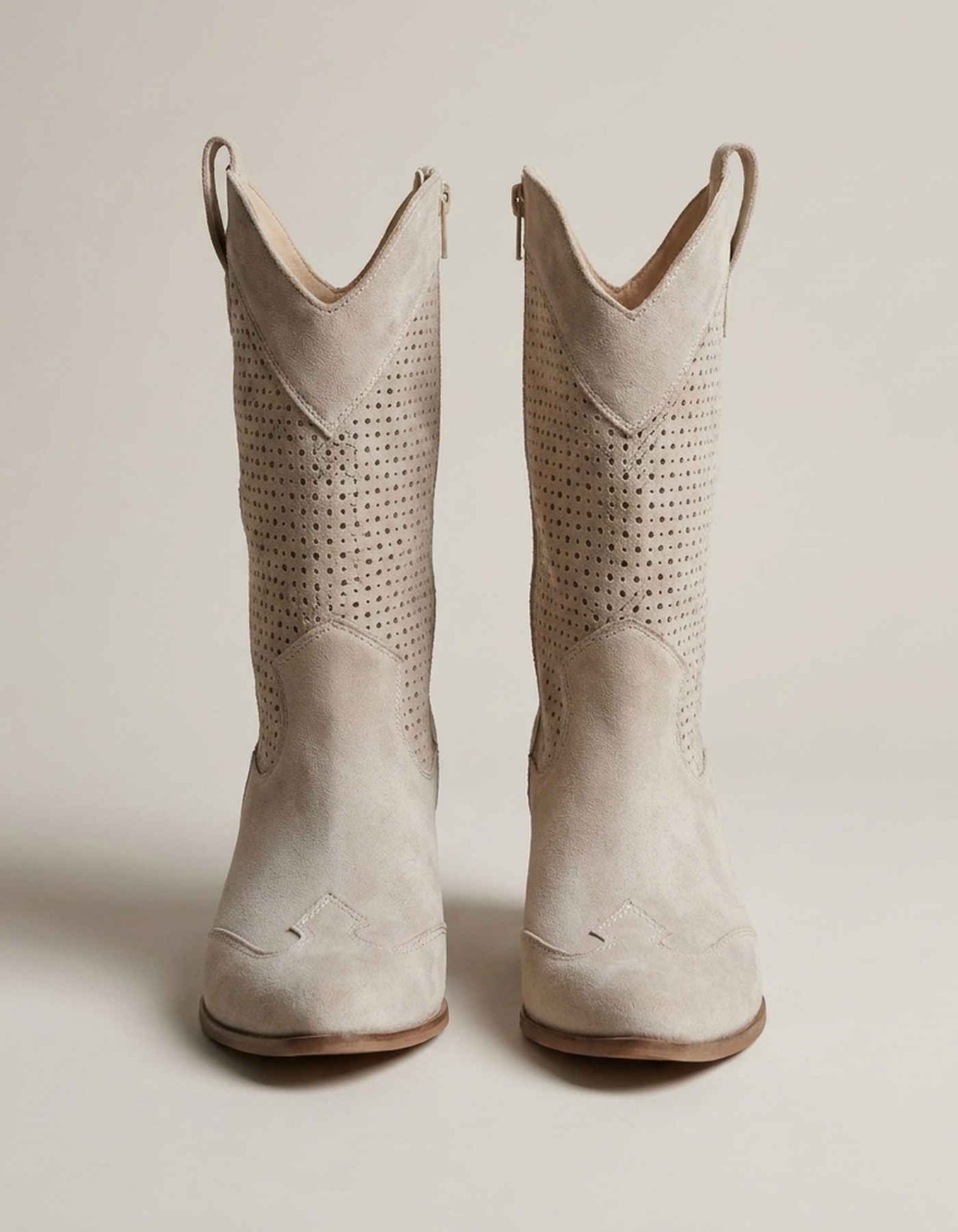 PLUXSTYLE::numise::amelia-perforated-cowboy-boots::pack-beige