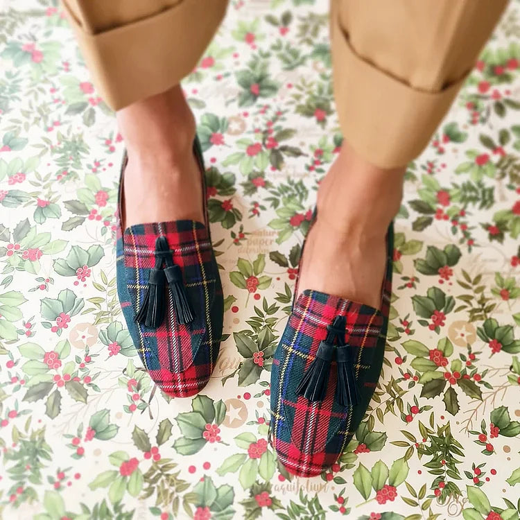 PLUXSTYLE::numise::tartan-fringe-loafers::lifestyle-keep-2