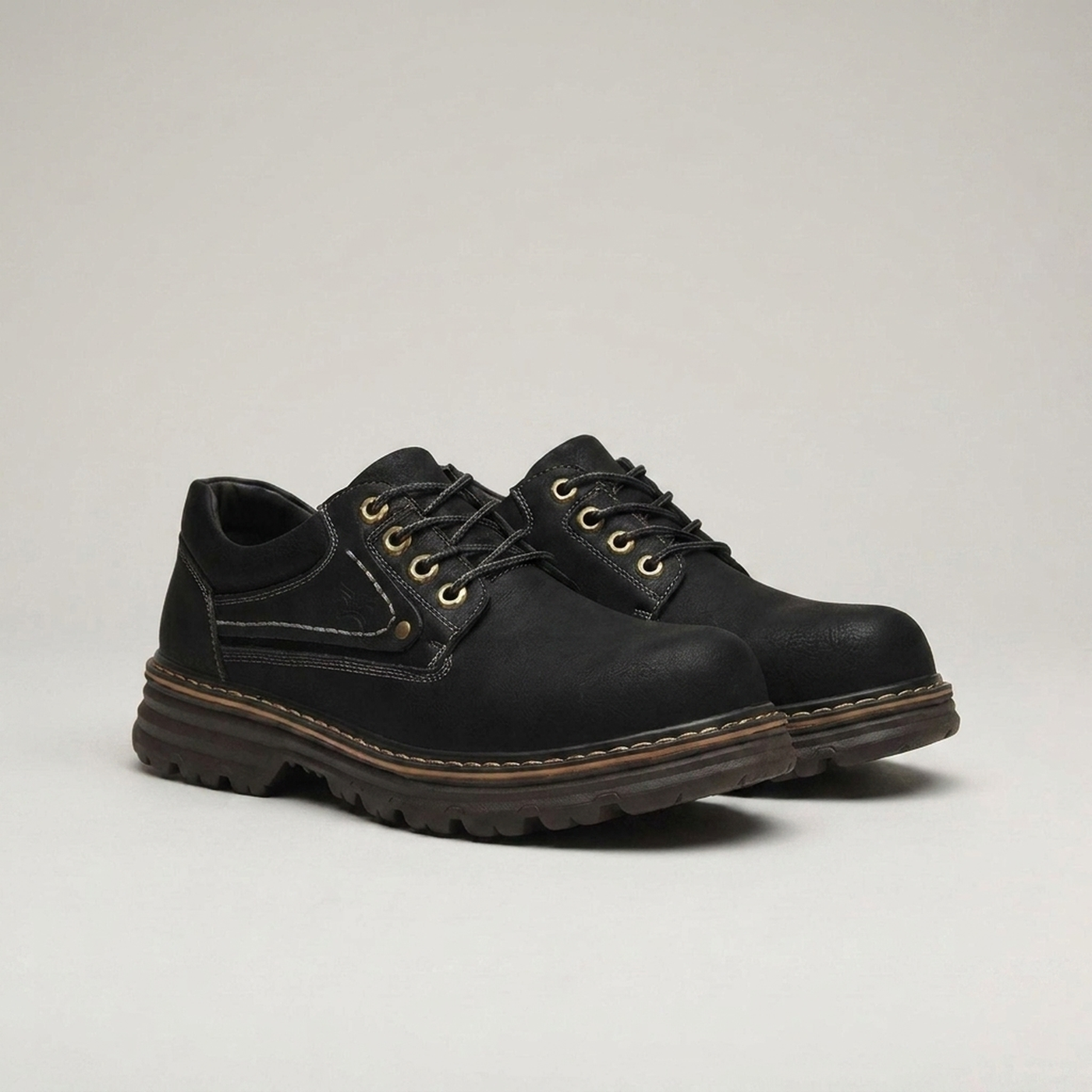 PLUXSTYLE::numise::mens-refined-oxford-shoes::closeup-detail