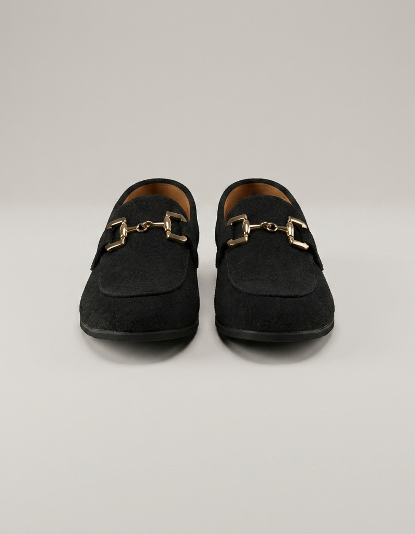 PLUXSTYLE::numise::gold-accent-everyday-loafers::pack-black