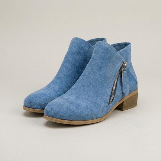 PLUXSTYLE::numise::low-block-heel-ankle-boots::closeup-detail