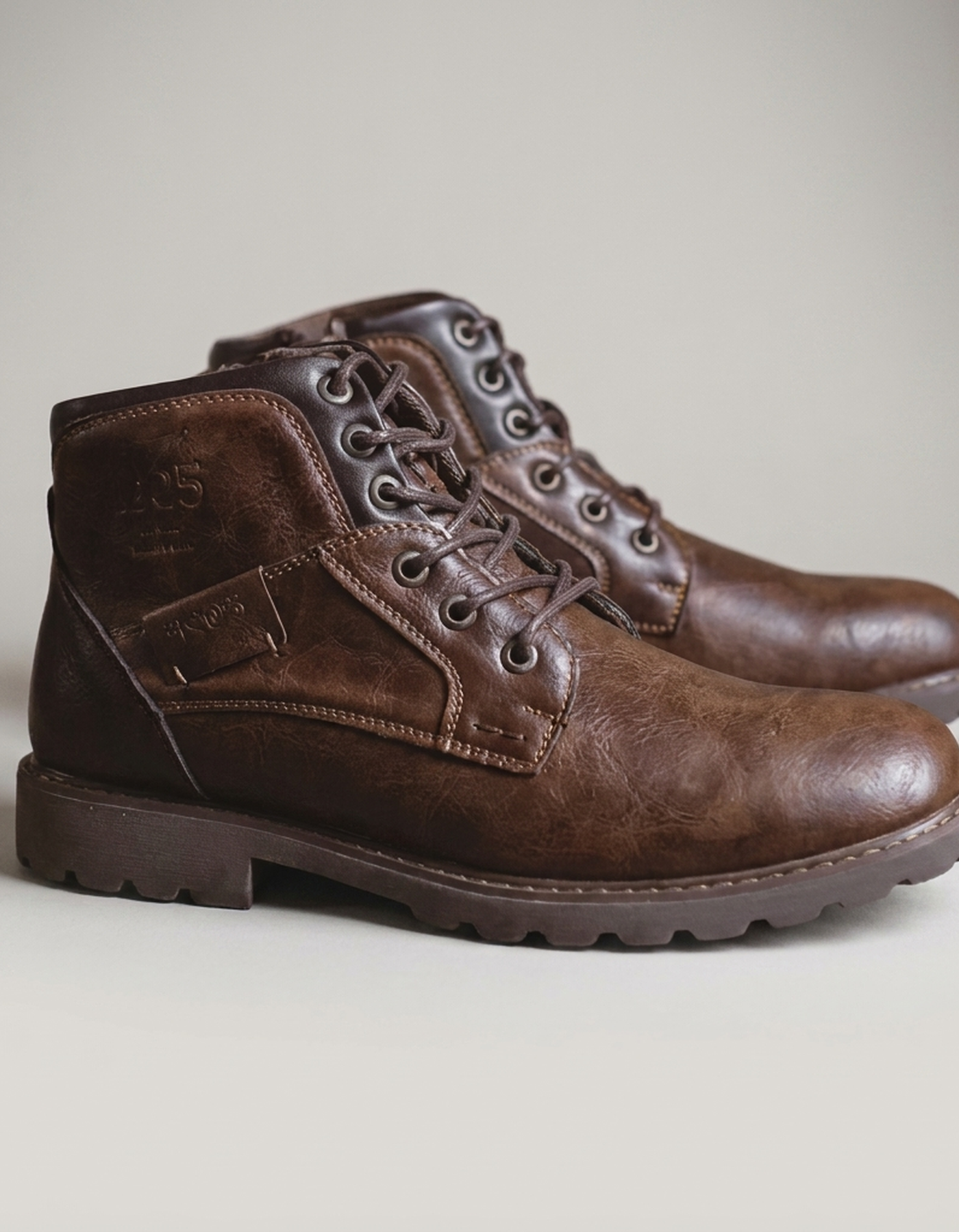 PLUXSTYLE::numise::bayard-vintage-boots::pack-brown