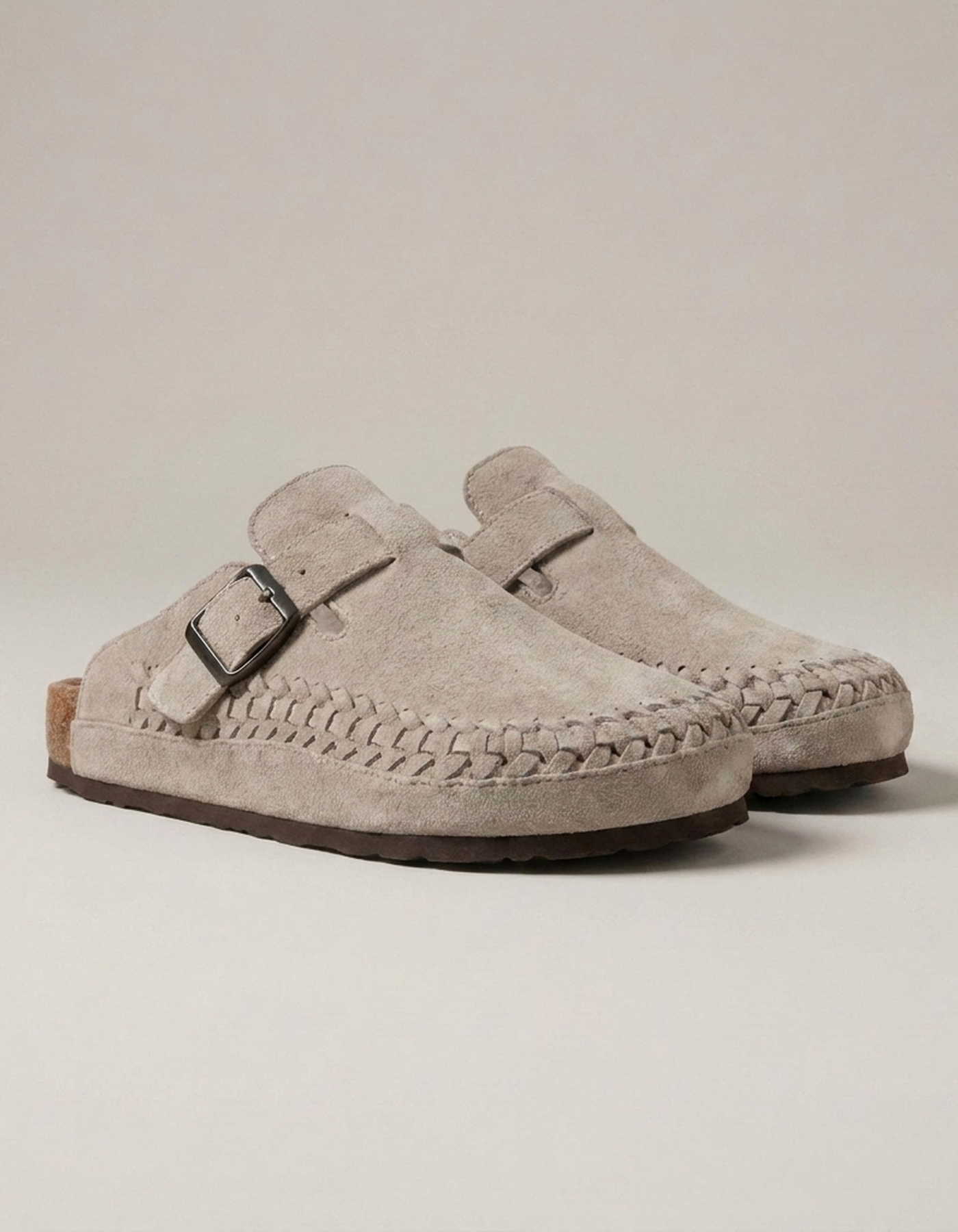 PLUXSTYLE::numise::aurelio-woven-clogs-in-beige::closeup-detail