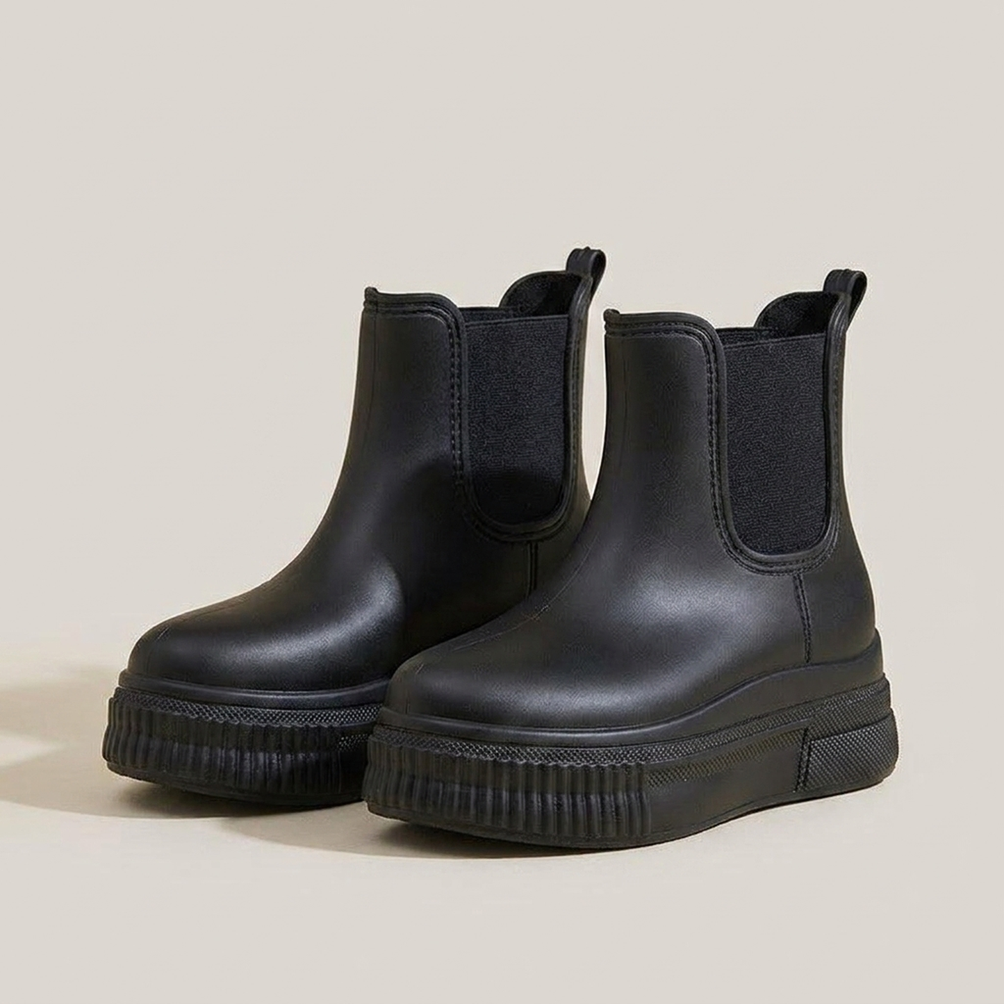 PLUXSTYLE::numise::rain-ready-platform-chelsea-boots::pack-black