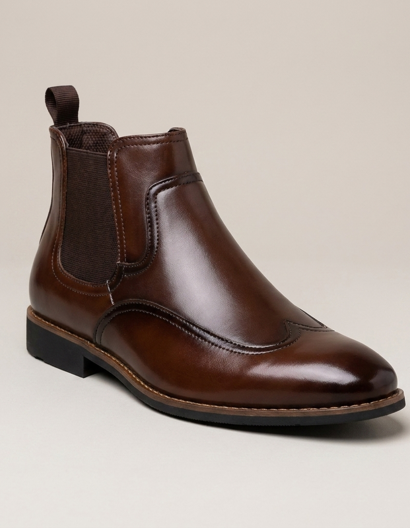 PLUXSTYLE::numise::mens-classic-chelsea-boots::closeup-hero