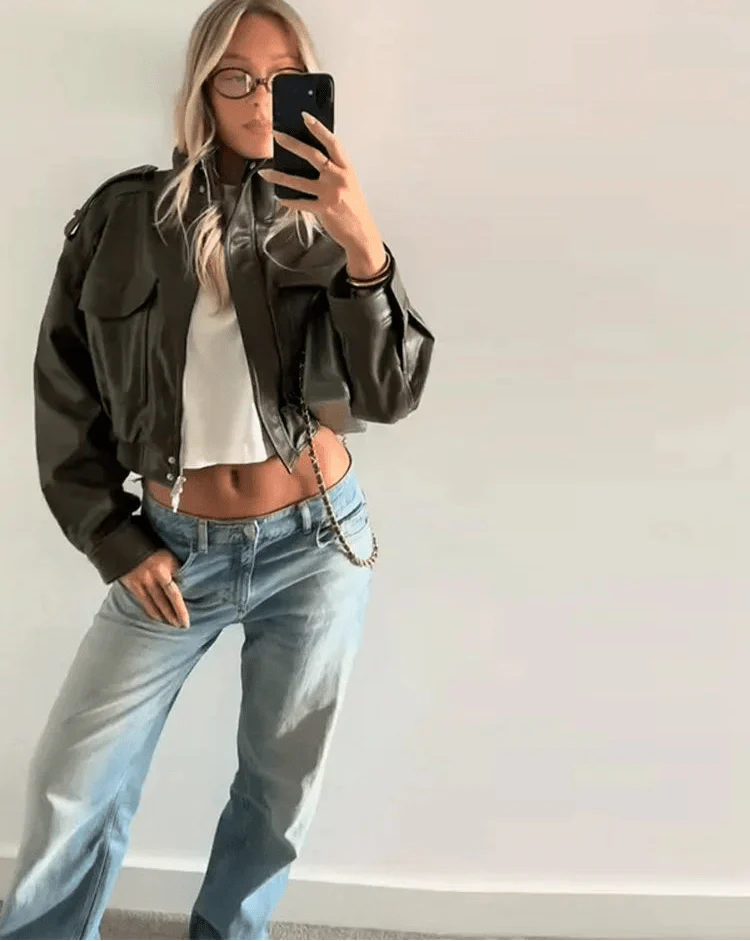 PLUXSTYLE::numise::womens-cropped-parka::lifestyle-keep-1