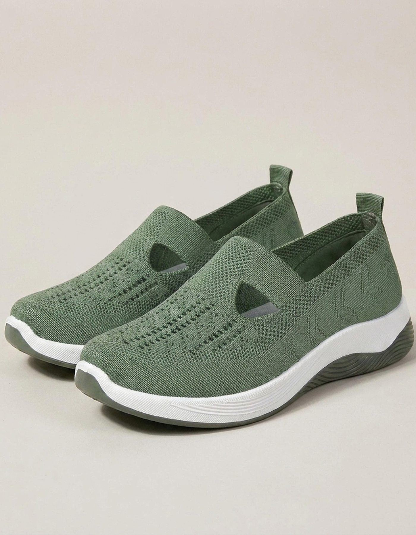 PLUXSTYLE::numise::daria-supportive-slip-on-shoes::closeup-detail