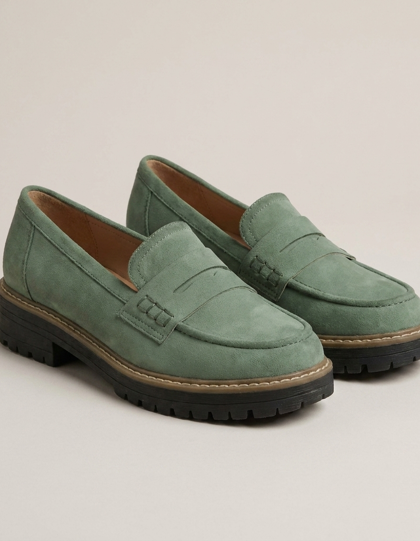 PLUXSTYLE::numise::chunky-slip-on-loafers::pack-green