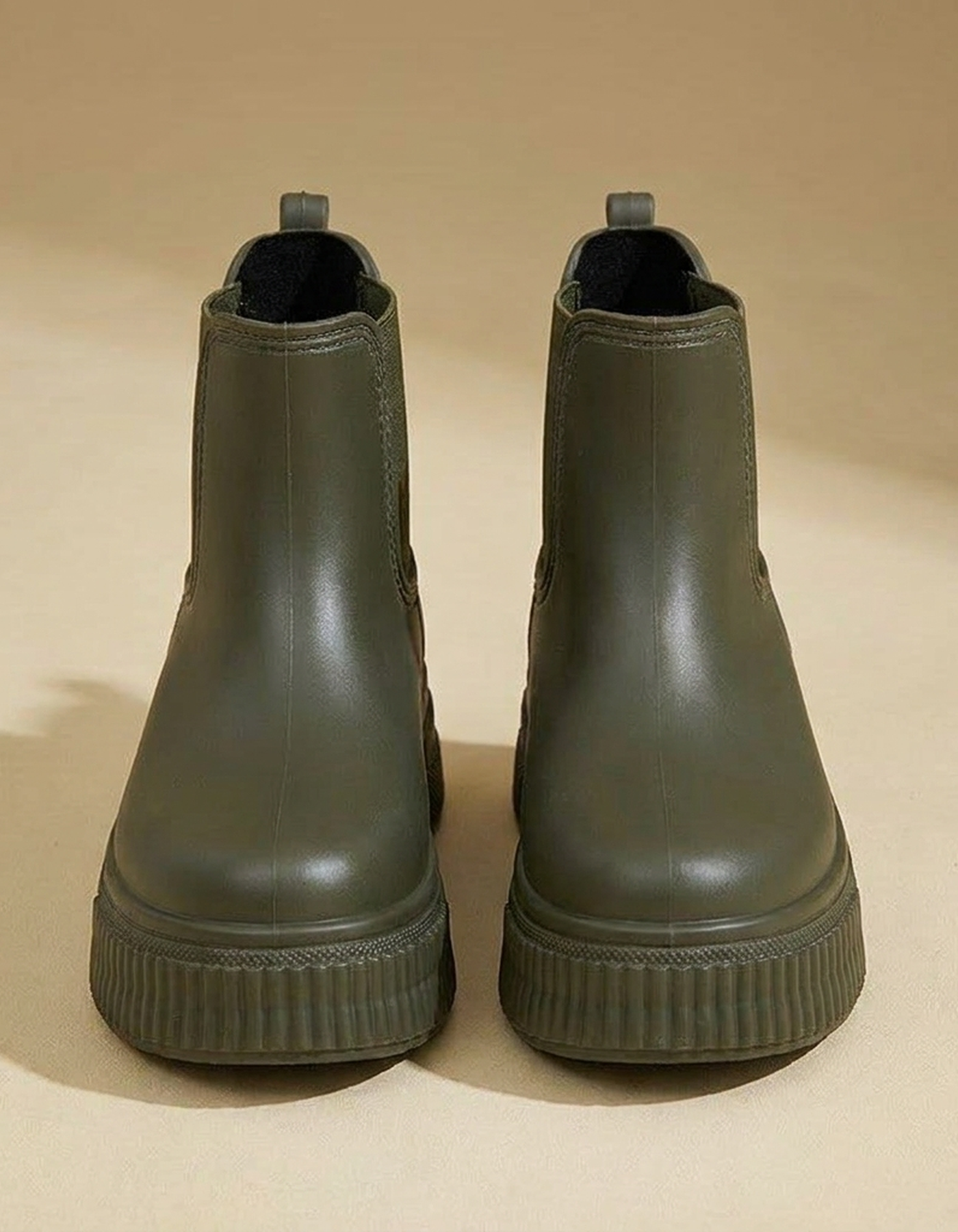 PLUXSTYLE::numise::rain-ready-platform-chelsea-boots::pack-green