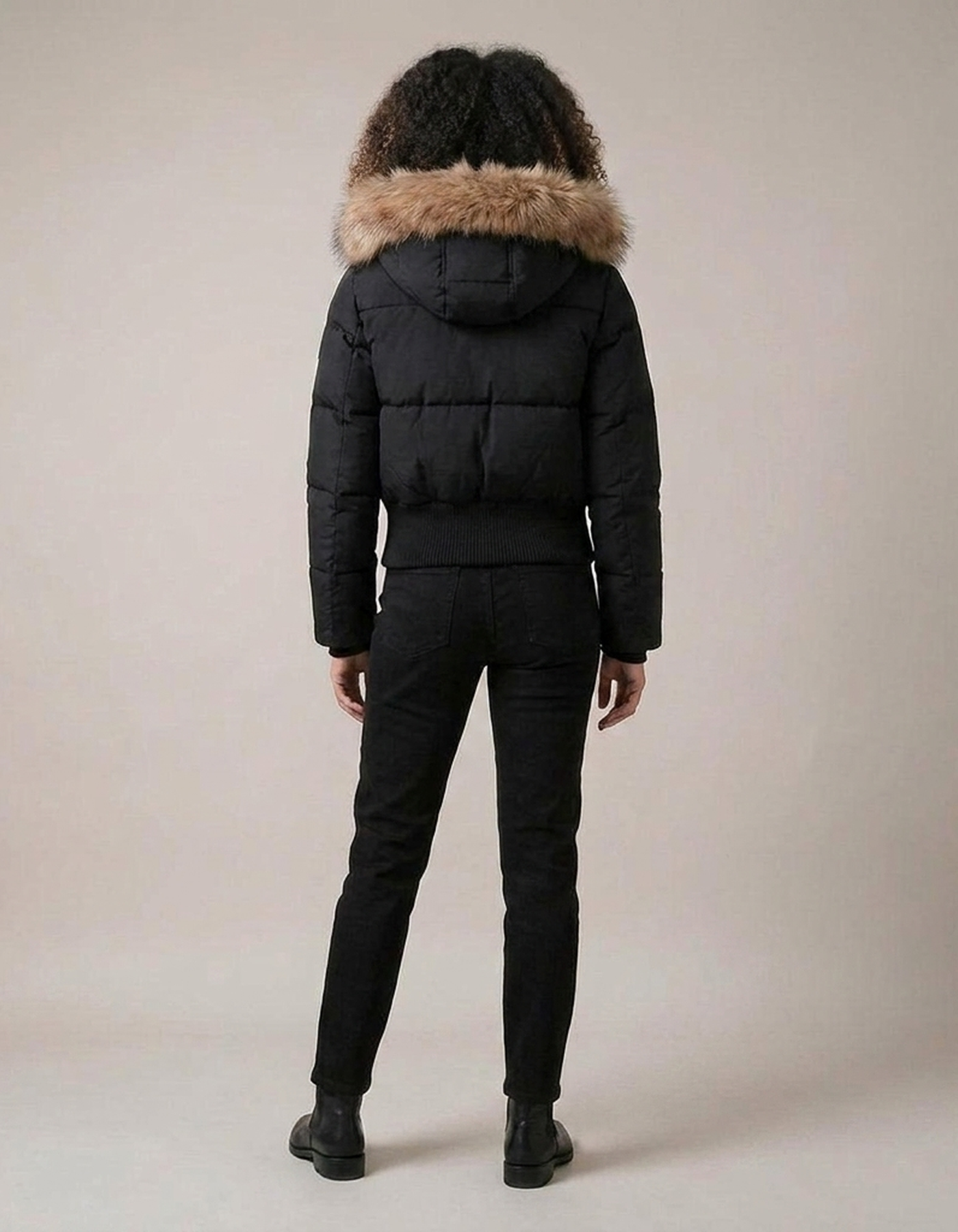PLUXSTYLE::numise::ariana-short-hooded-puffer-jacket::back