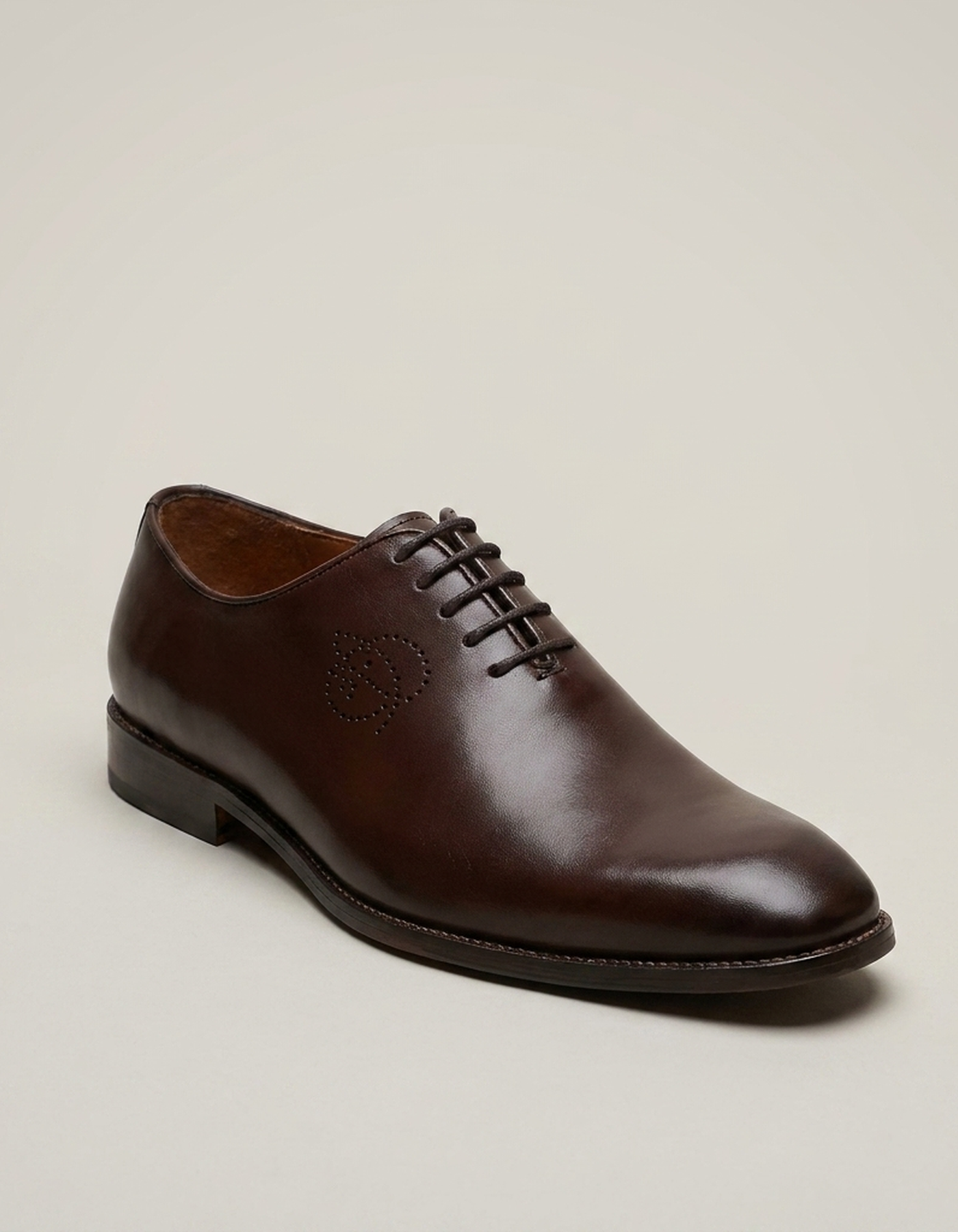 PLUXSTYLE::numise::antonino-mens-oxford-dress-shoes::closeup-hero