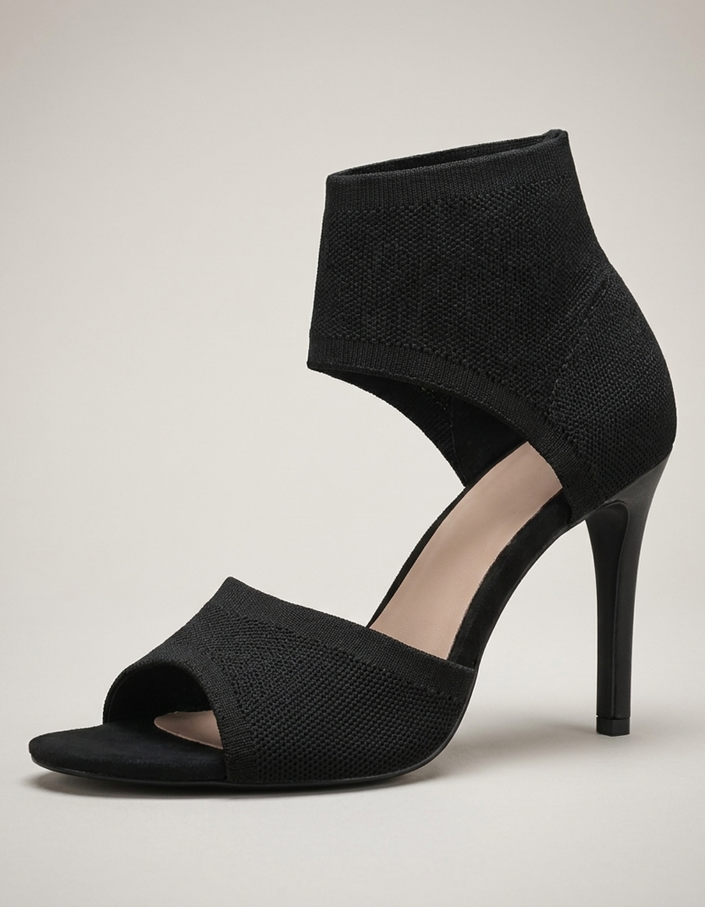 PLUXSTYLE::numise::womens-everyday-zip-ankle-boots::closeup-hero