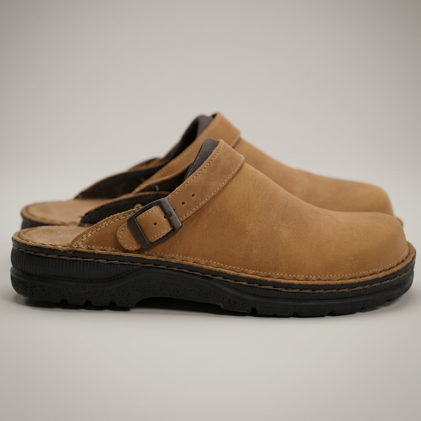 PLUXSTYLE::numise::orion-supportive-vintage-clogs::pack-khaki