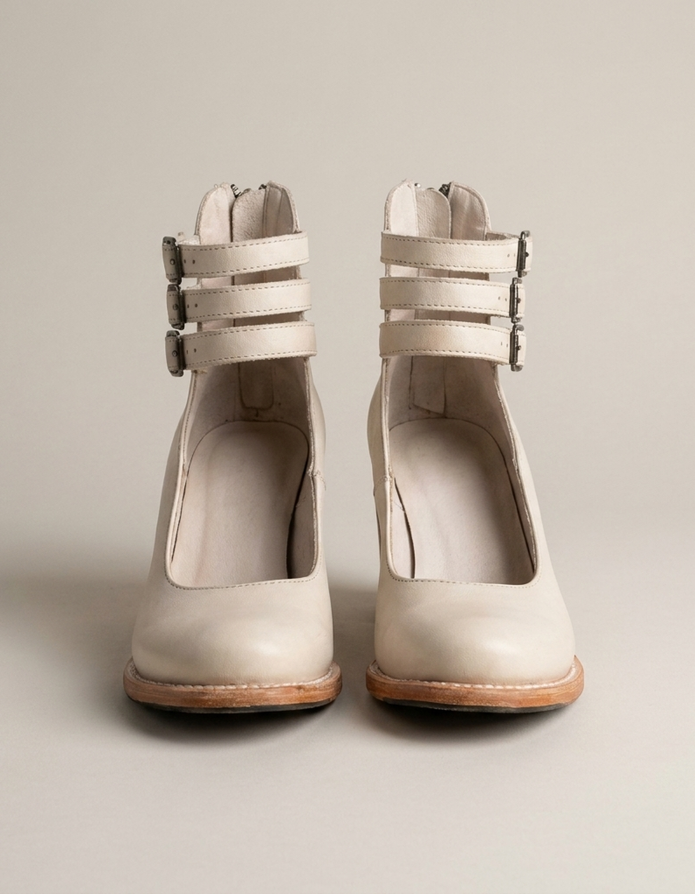 PLUXSTYLE::numise::strappy-block-heel-ankle-boots::pack-white