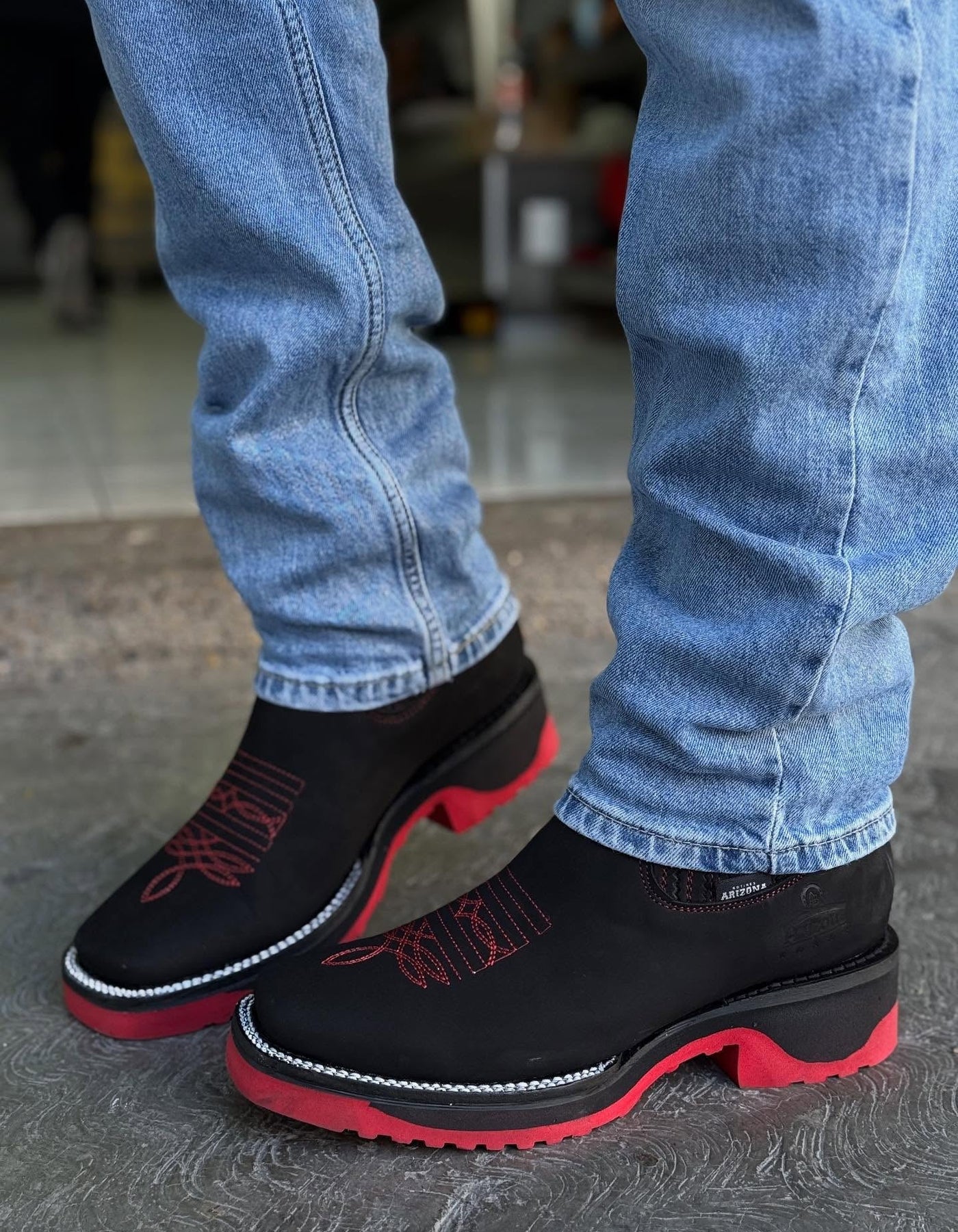 PLUXSTYLE::numise::square-toe-western-ankle-boots::lifestyle-keep-2