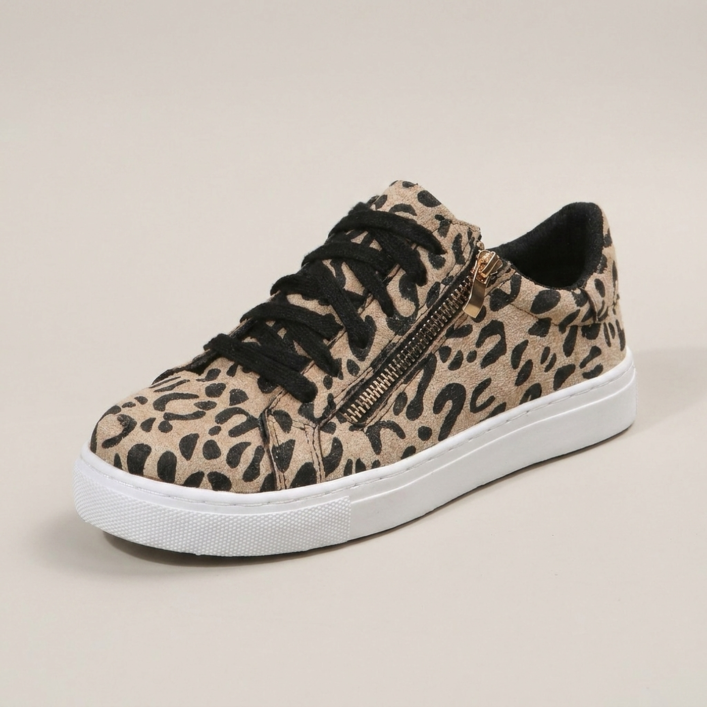 PLUXSTYLE::numise::leopard-low-top-platform-sneakers::closeup-hero