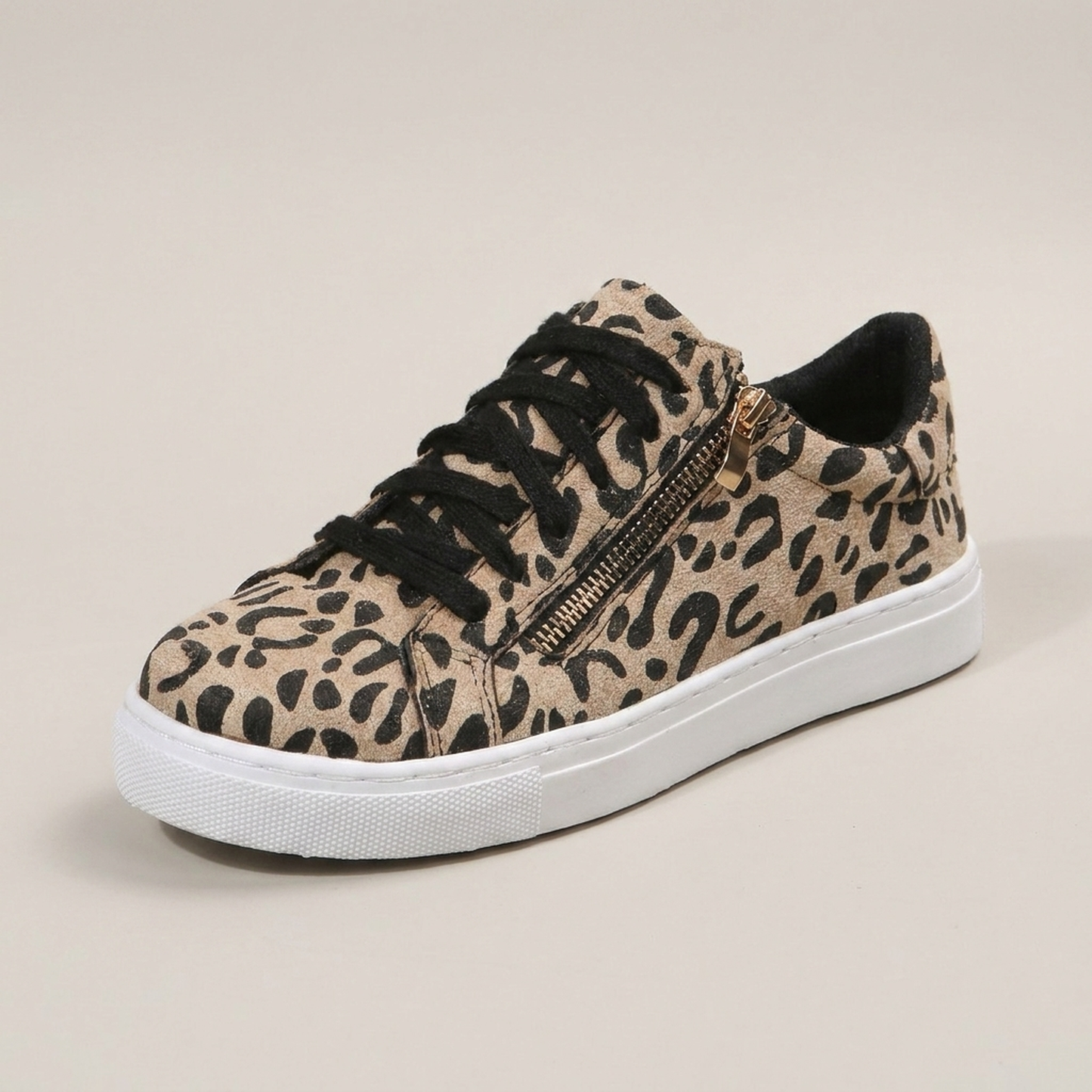 PLUXSTYLE::numise::leopard-low-top-platform-sneakers::closeup-hero
