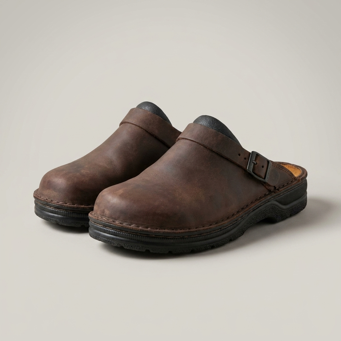 PLUXSTYLE::numise::orion-supportive-vintage-clogs::pack-hero