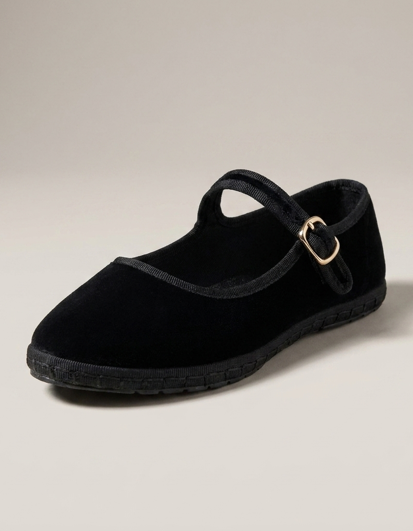 PLUXSTYLE::numise::adjustable-strap-mary-jane-footwear::closeup-hero