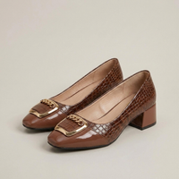 PLUXSTYLE::numise::ava-chain-detail-block-heel-loafers::closeup-detail