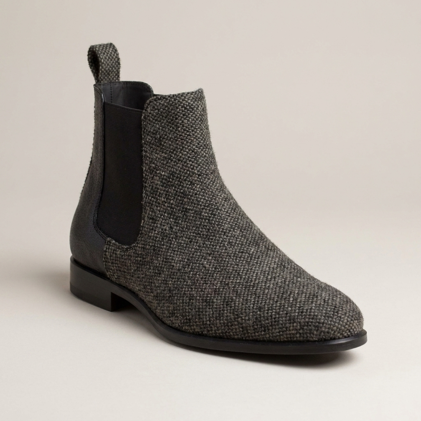 PLUXSTYLE::numise::breziosa-mens-chelsea-boots::closeup-hero