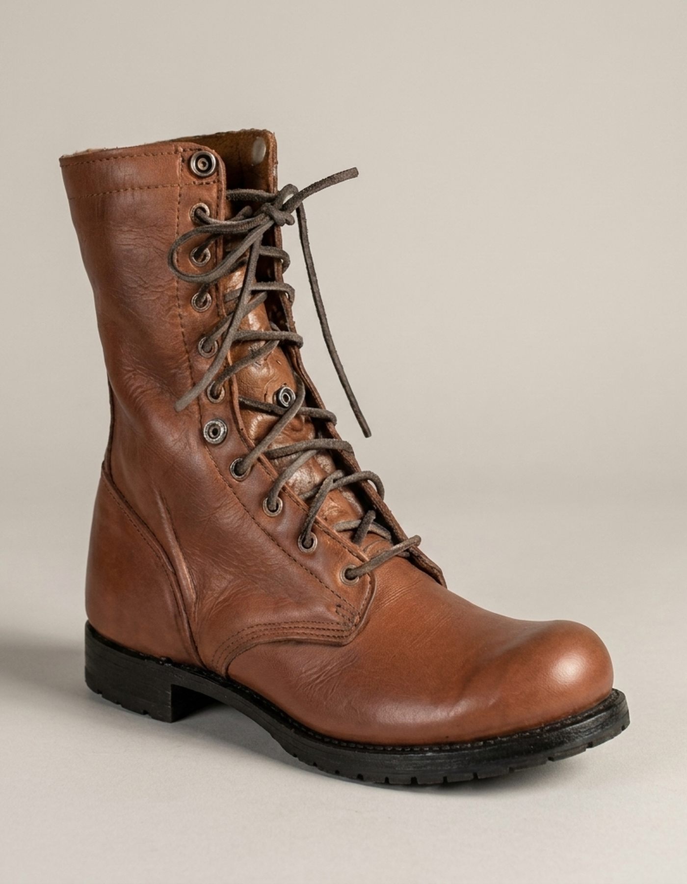 PLUXSTYLE::numise::womens-vintage-lace-up-combat-boots::closeup-hero