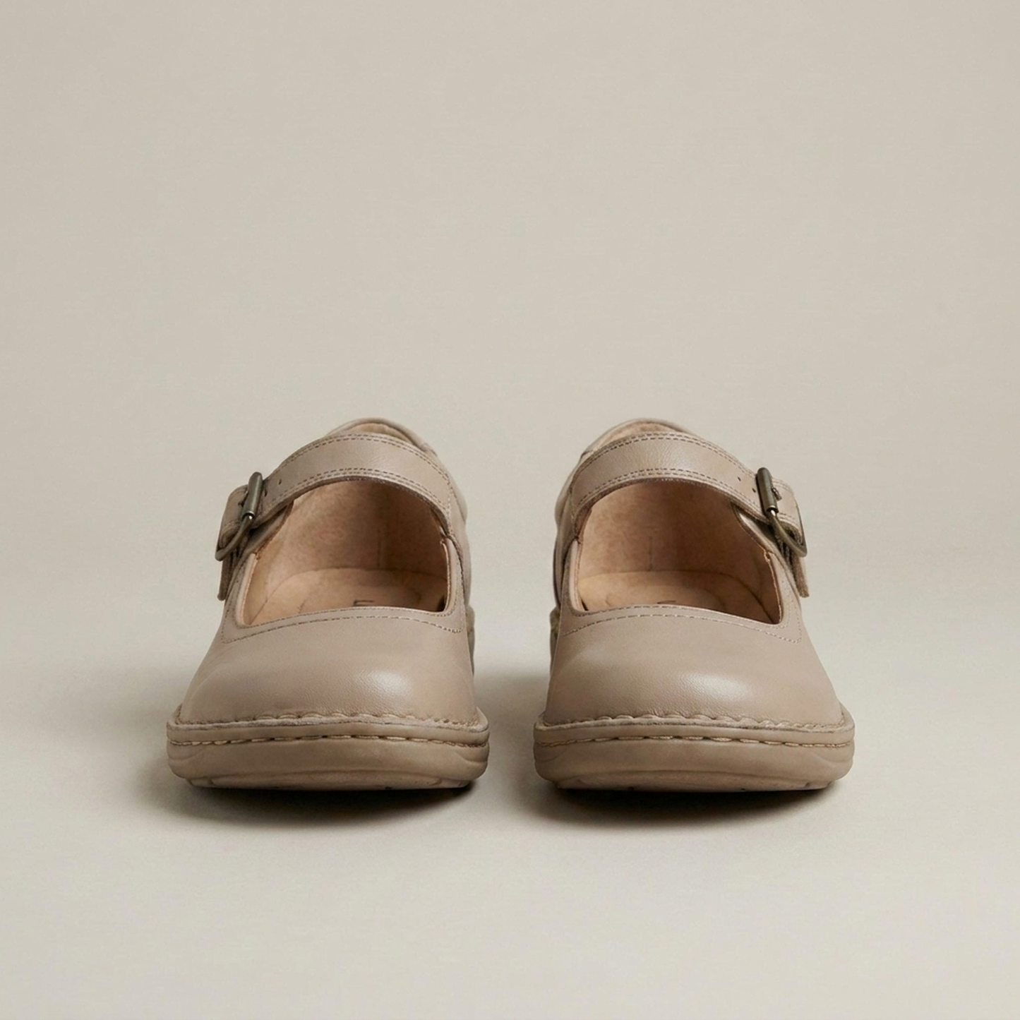 PLUXSTYLE::numise::relaxed-everyday-top::closeup-detail