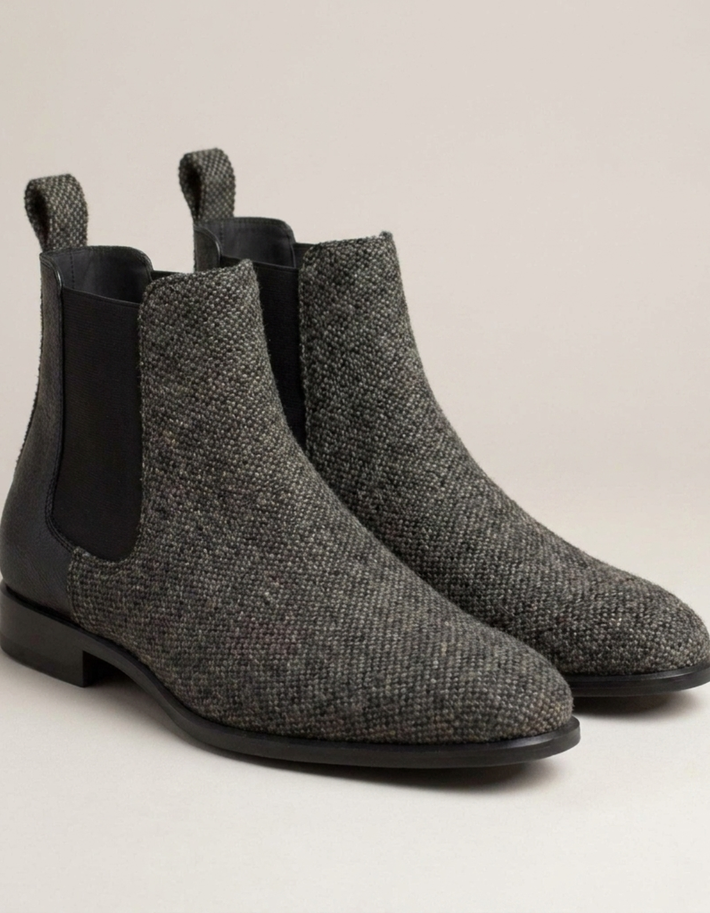 PLUXSTYLE::numise::breziosa-mens-chelsea-boots::closeup-detail