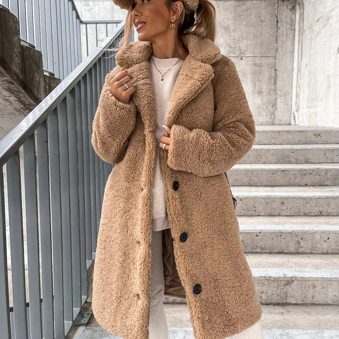 PLUXSTYLE::numise::womens-oversized-parka::lifestyle-keep-1
