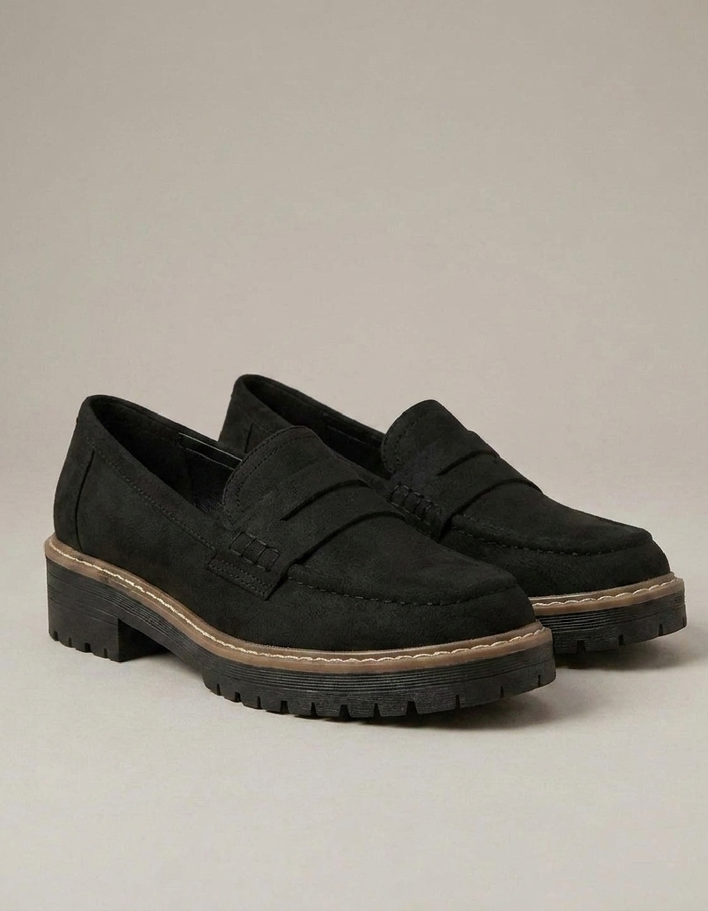 PLUXSTYLE::numise::chunky-slip-on-loafers::closeup-detail