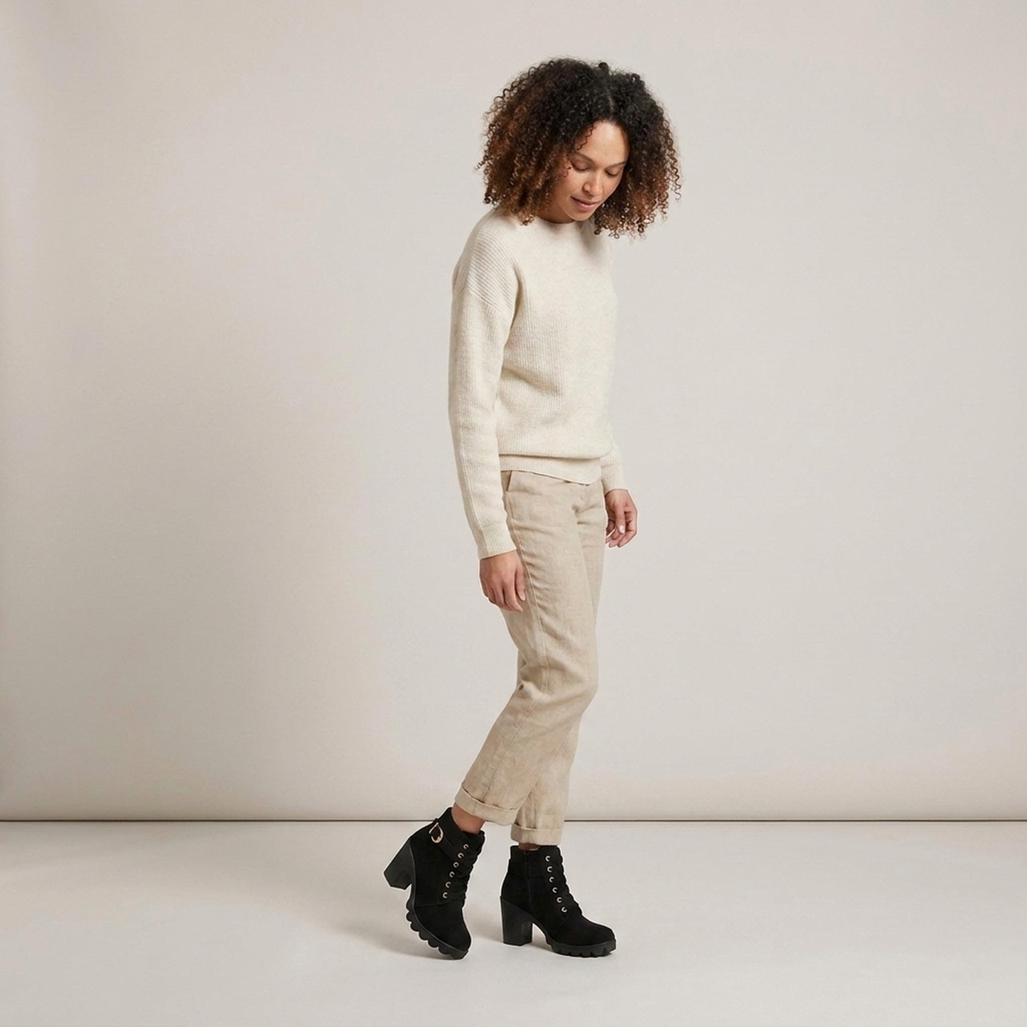PLUXSTYLE::numise::buckle-chunky-heel-ankle-boots::zoom-out