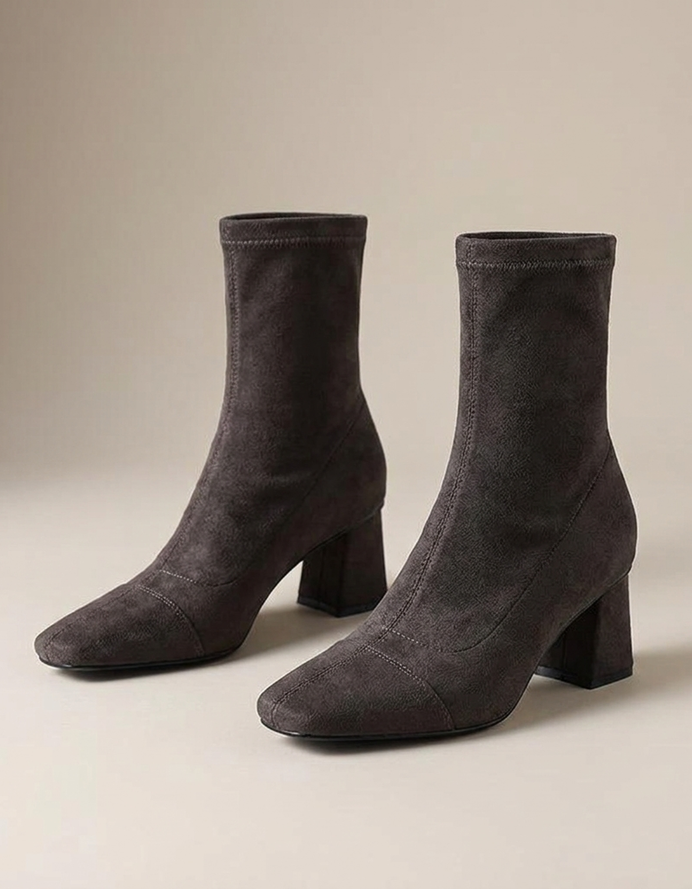 PLUXSTYLE::numise::aelis-everyday-boots::pack-grey