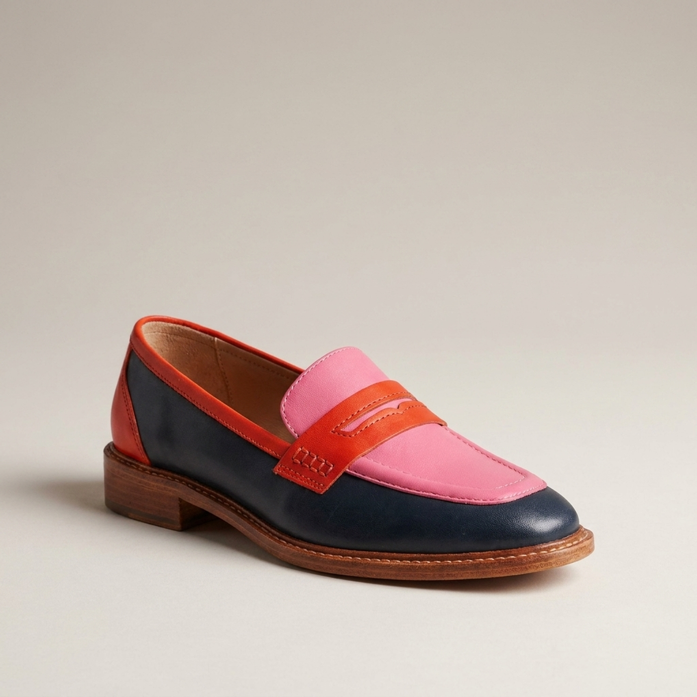 PLUXSTYLE::numise::alisette-ankle-strap-loafers::closeup-hero