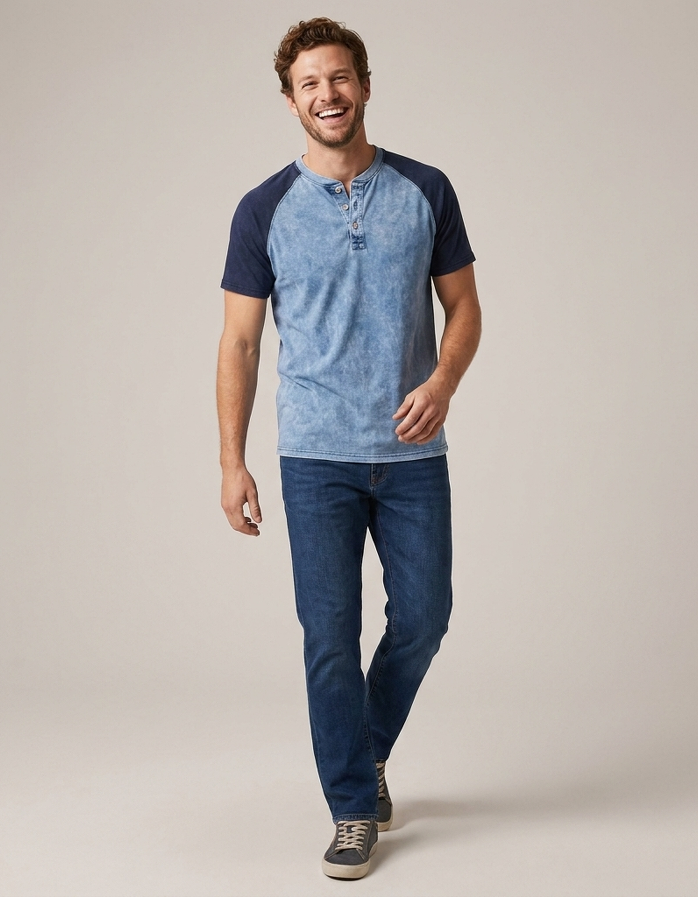 PLUXSTYLE::numise::acid-wash-henley-top::front