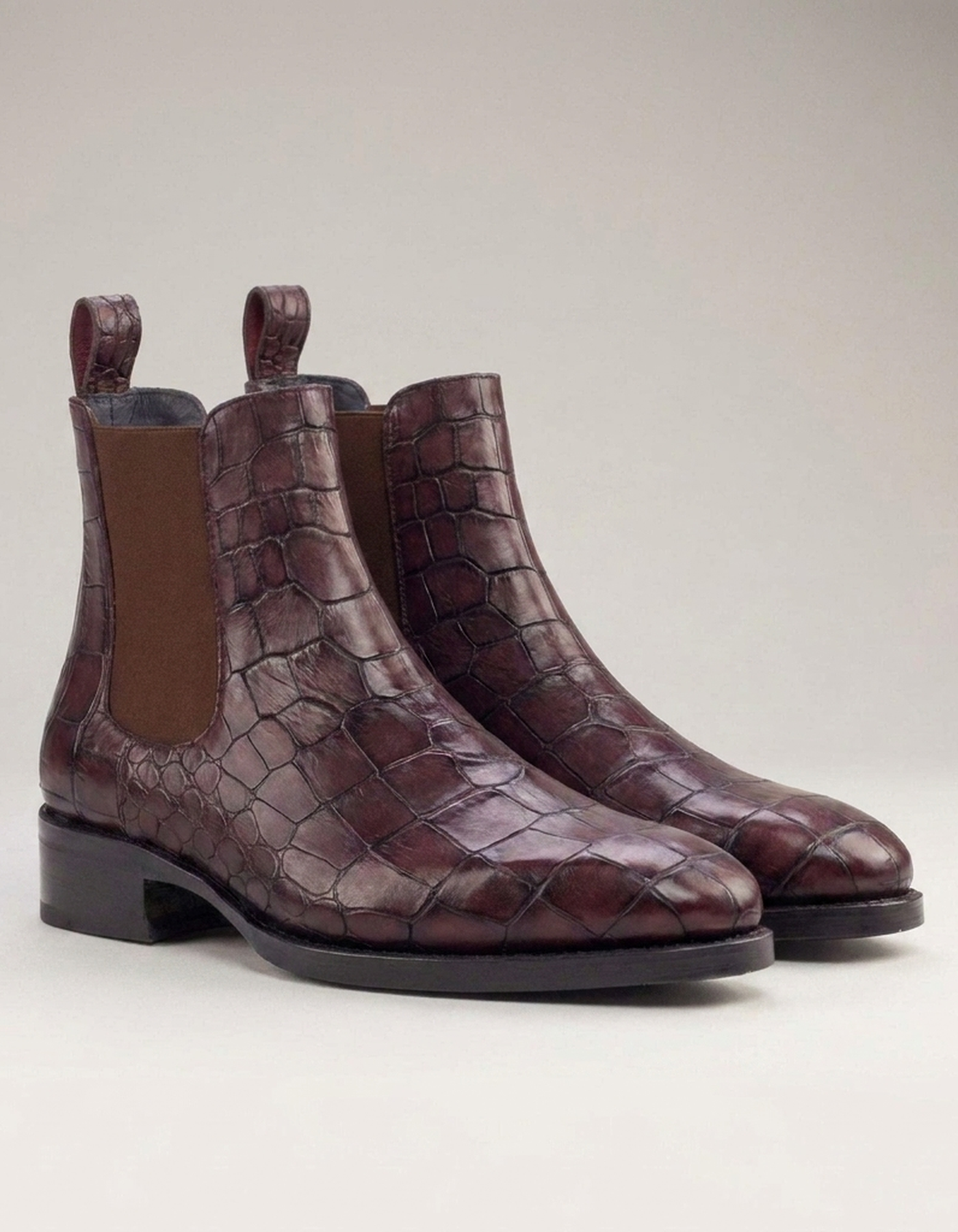 PLUXSTYLE::numise::mens-alligator-print-chelsea-boots::closeup-detail