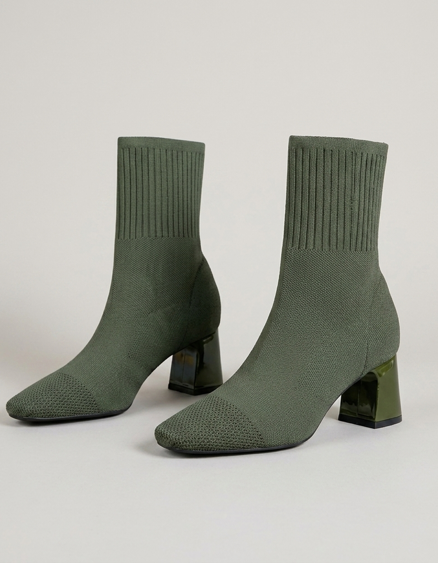 PLUXSTYLE::numise::pointed-toe-slip-on-ankle-boots::pack-green