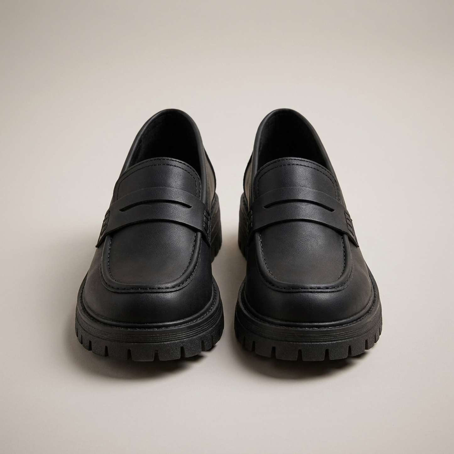 PLUXSTYLE::numise::platform-penny-loafers::pack-black