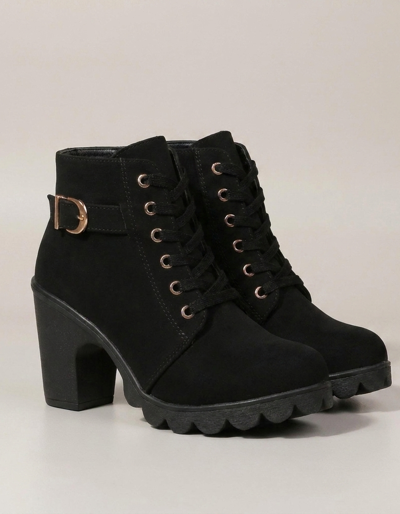 PLUXSTYLE::numise::buckle-chunky-heel-ankle-boots::closeup-detail