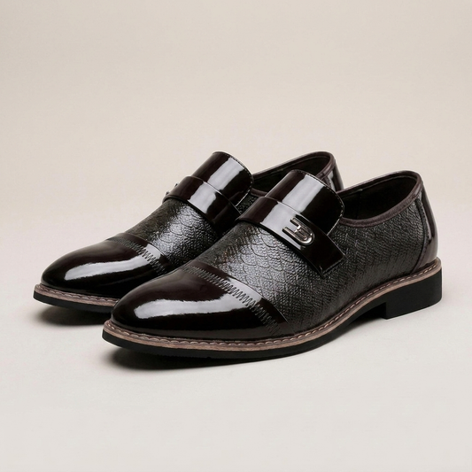 PLUXSTYLE::numise::beltran-pointed-toe-oxford-shoes::closeup-detail