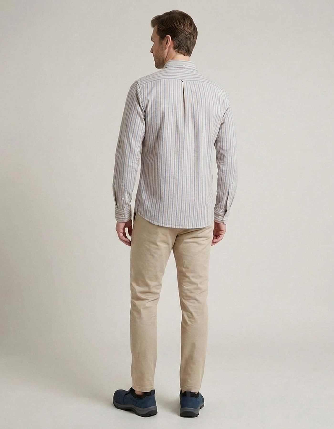 PLUXSTYLE::numise::adrian-classic-oxford-button-up-shirt::back