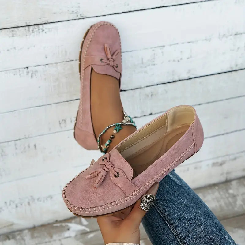 PLUXSTYLE::numise::adelina-easy-on-loafers::lifestyle-keep-1