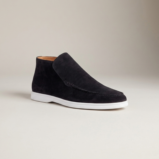 PLUXSTYLE::numise::mens-black-city-loafers::closeup-hero